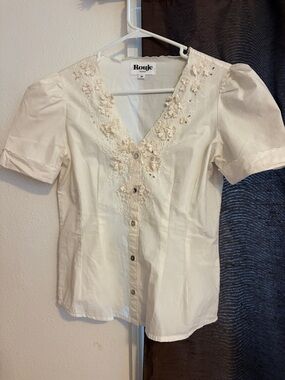 Rouje Cream V-Neck Button Front Blouse with Floral Embroidery